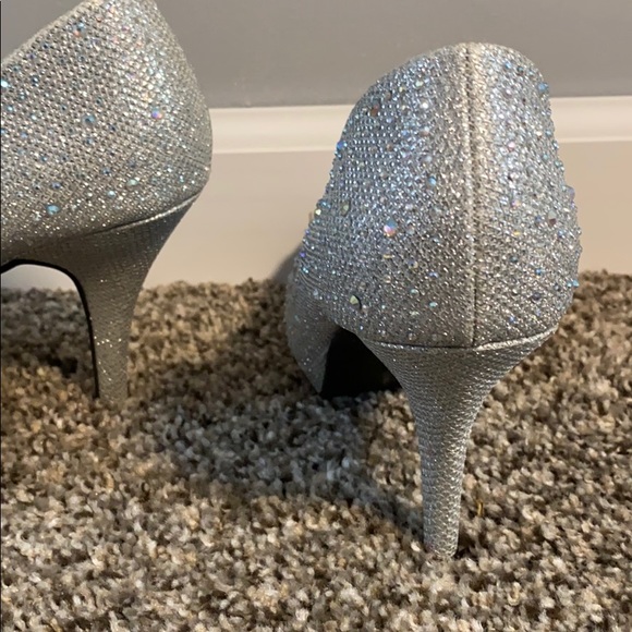 heels - Picture 4 of 4